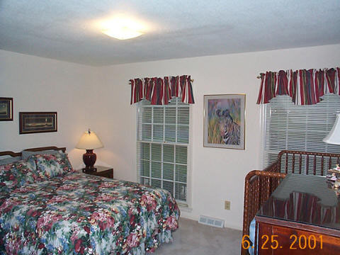 Guest bedroom