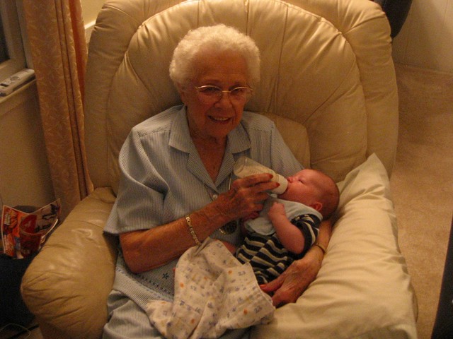 Ethan Nicholas Abad 2006-05-02 - Visit with Gram, photo 9