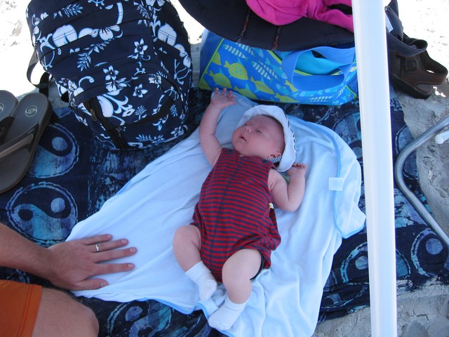Ethan Nicholas Abad - 2006-05-19 - Beach, photo 18