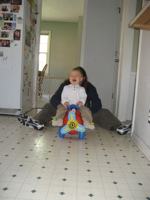 Ethan Nicholas Abad - 2007-04-08 - Easter, photo 6