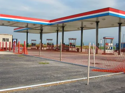 The Strangest Gas Station EVER!