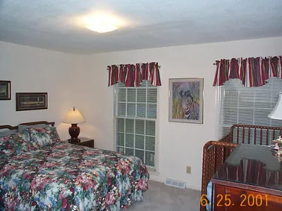 Guest bedroom